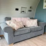 Warren Farm Retreat - Pod 1, Pod 2, And The Lodge By Ssw