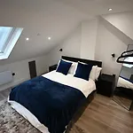 Luxury Two Bed Apartment - Cardiff City Centre