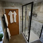 Luxury Two Bed Apartment - Cardiff City Centre