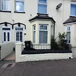 Private Luxury Double Room In Cardiff