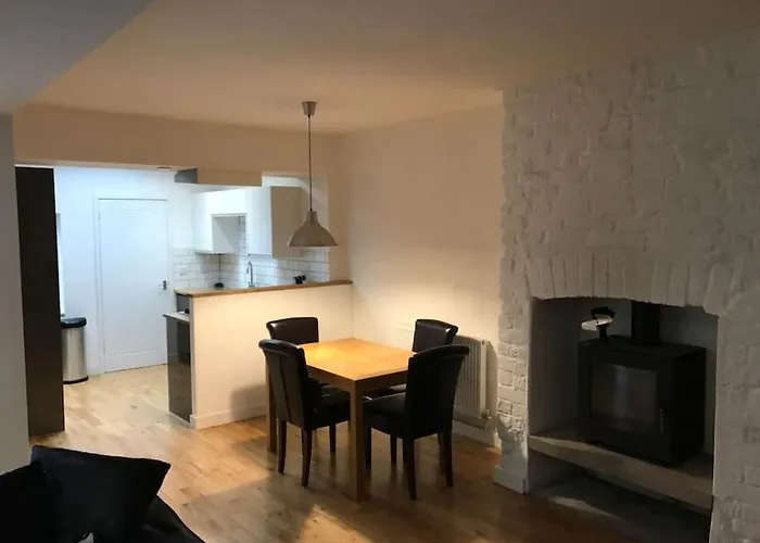 City Center House, Cardiff, Parking Permit And Garden