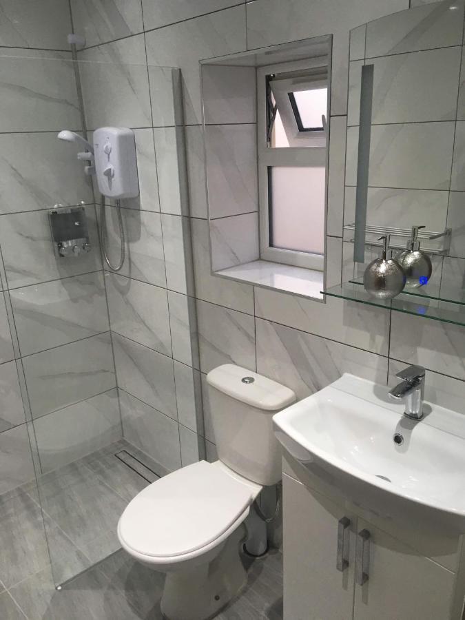 Apartment Beechfield House Modern Studio Self-contained Unit With Free Wifi And Parking And Kitchen Area 4m From Centre And Castle *