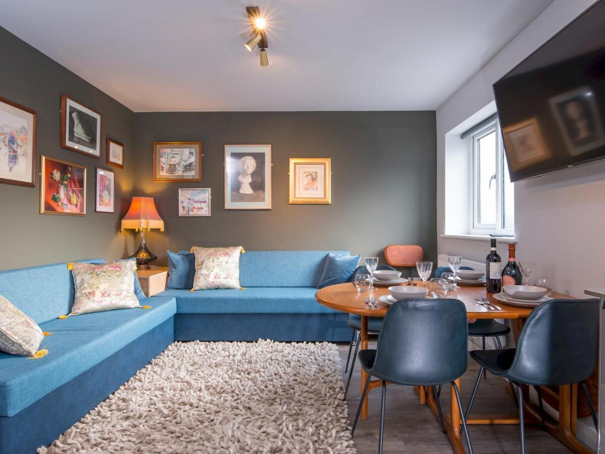 Holiday home Pass The Keys New Stylish & Elegant 2 Bed In The City! Cardiff