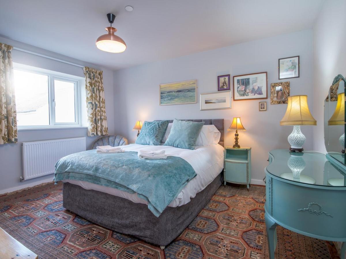 Pass The Keys New Stylish & Elegant 2 Bed In The City!