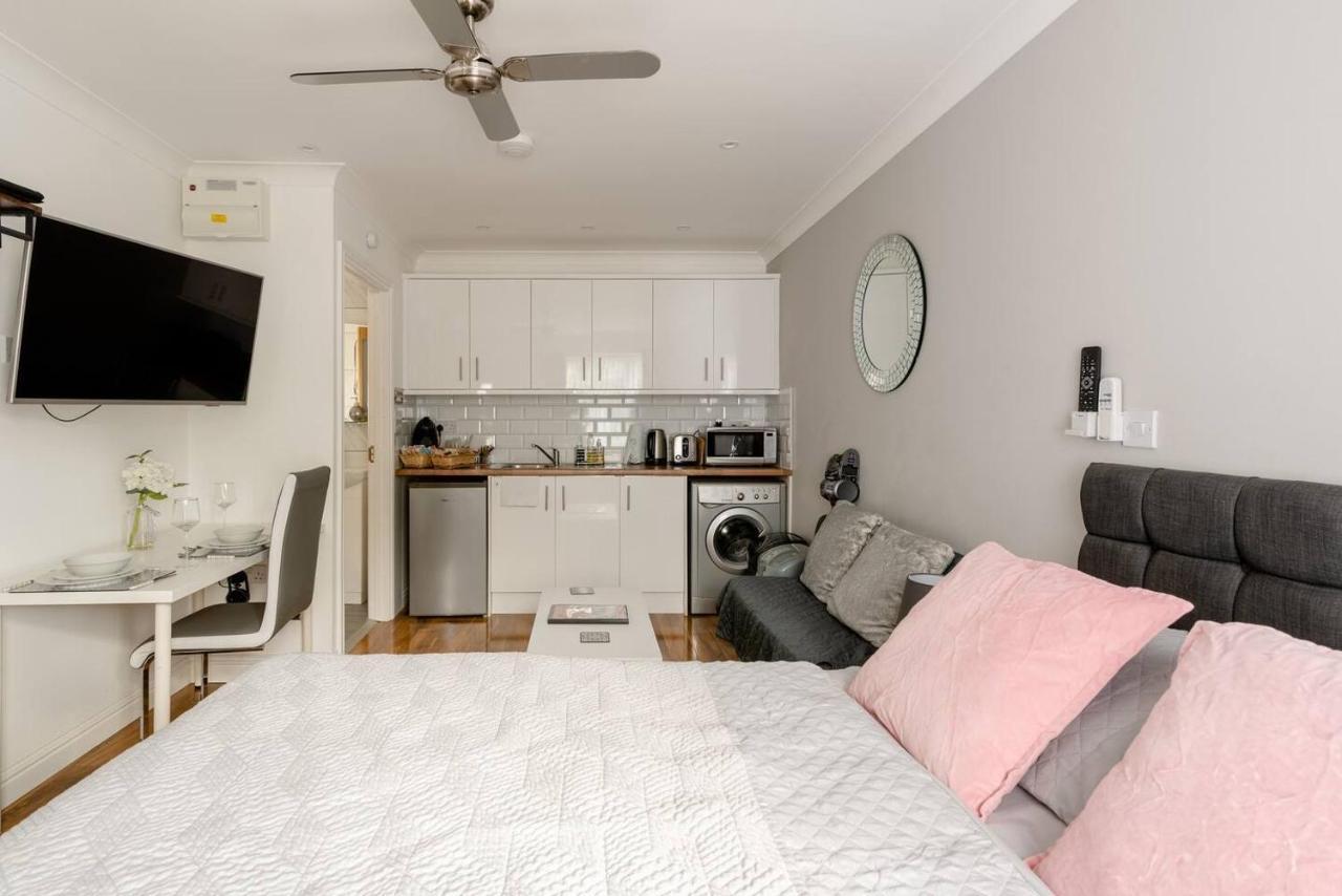 Beechfield House Modern Studio Self-contained Unit With Free Wifi And Parking And Kitchen Area 4m From Centre And Castle * Cardiff