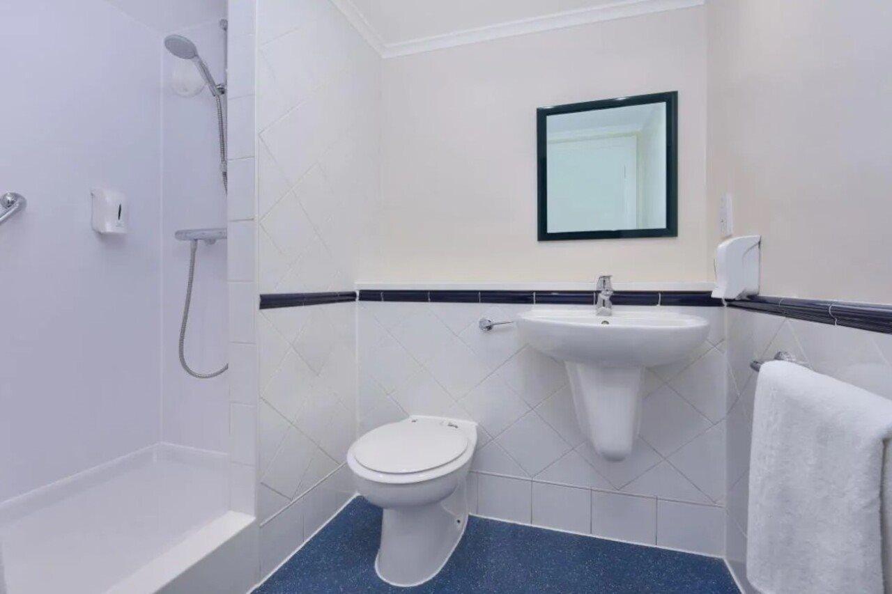 Hotel Travelodge Cardiff Airport 3*