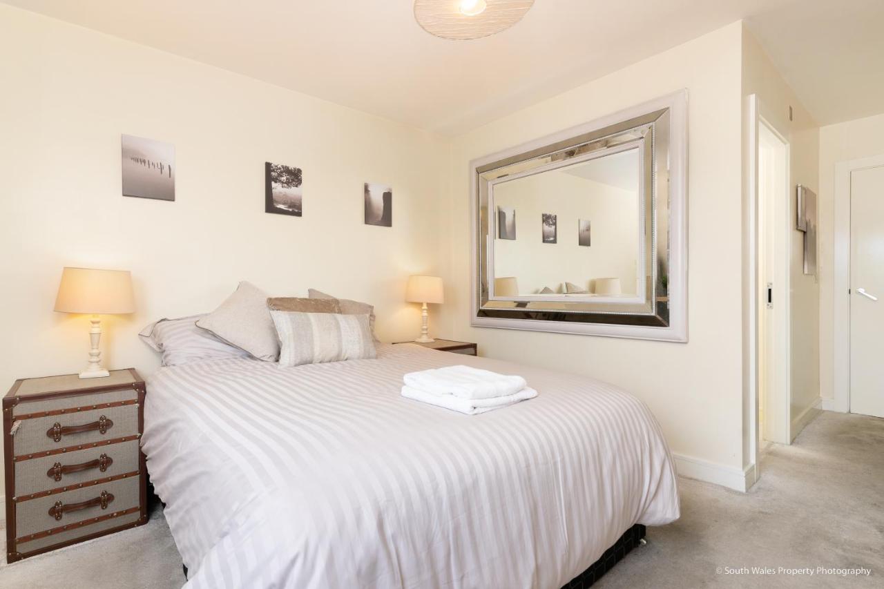 Bay Flat With Water Views Apartment *