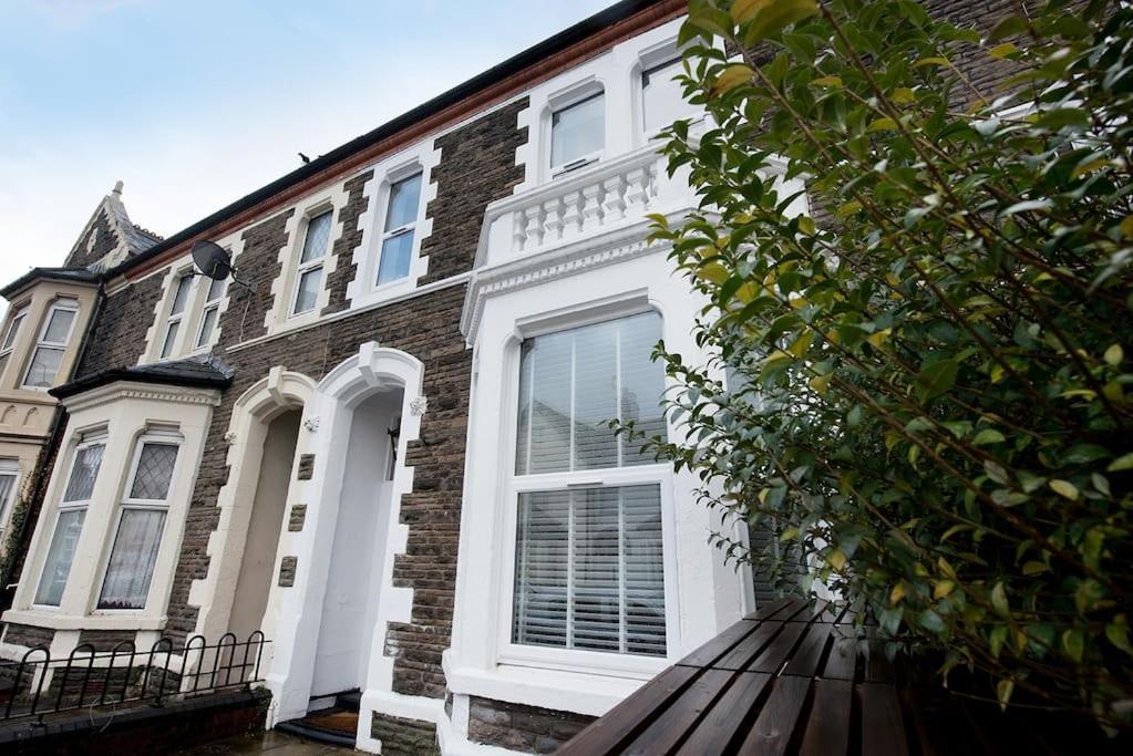 Beauchamp, By Host - Centre * Cardiff