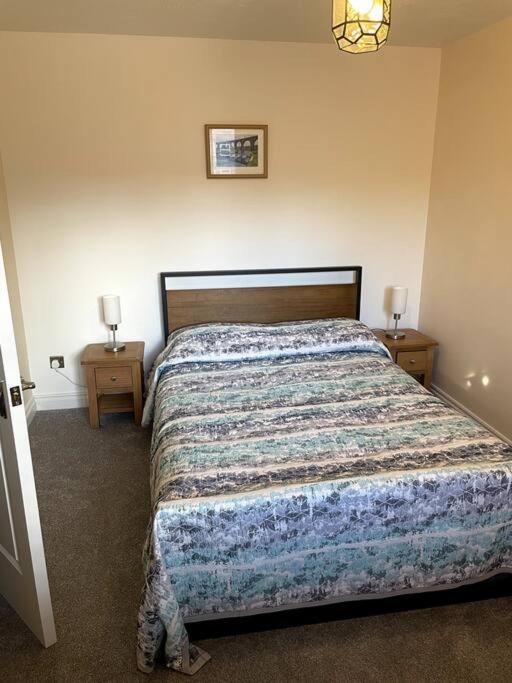 City Centre Two Bed Whole With Parking Apartment