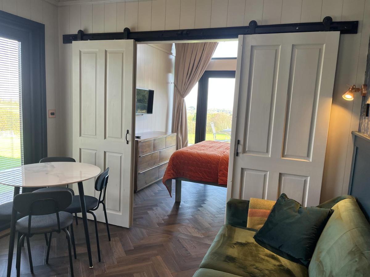Warren Farm Retreat - Pod 1, Pod 2, And The By Ssw *