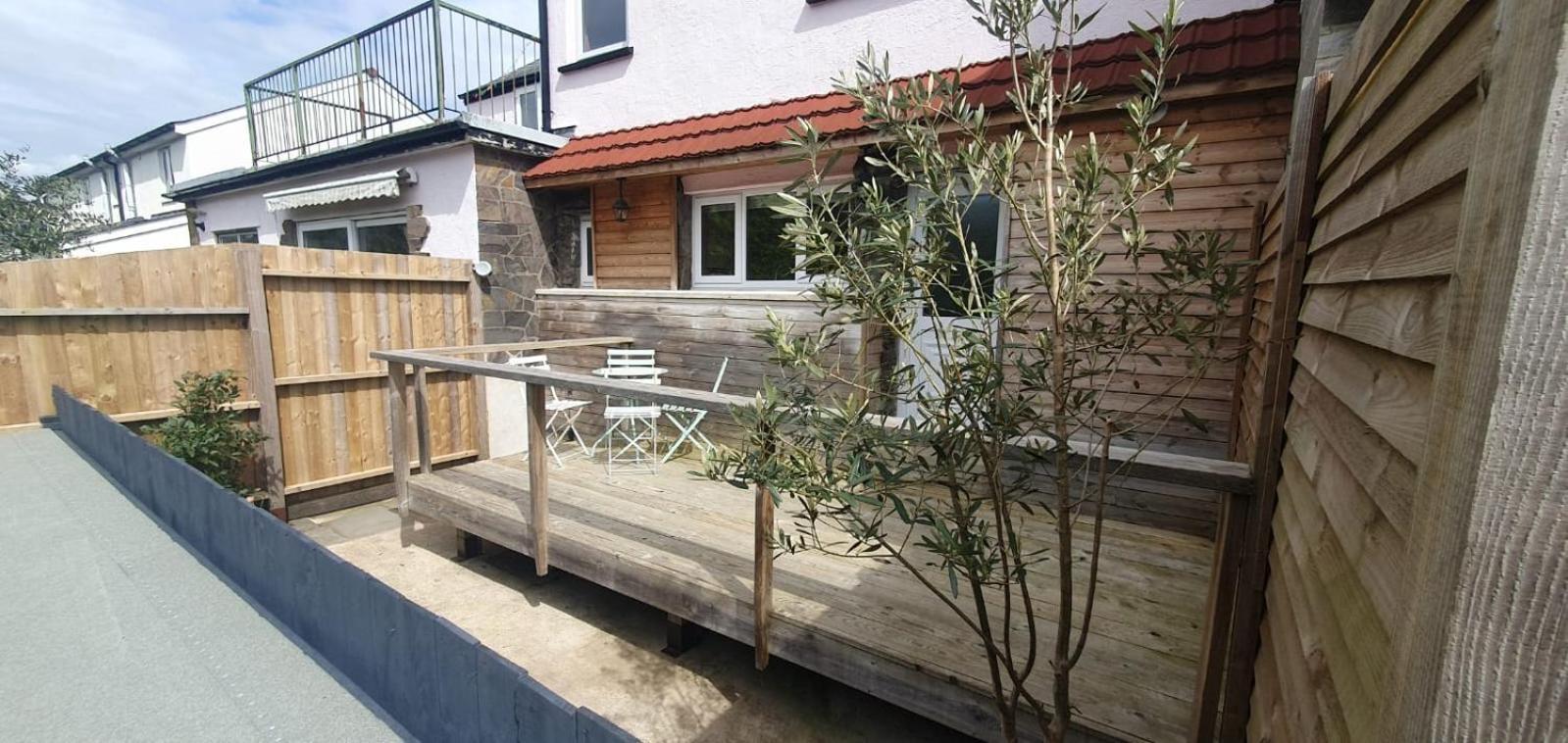 Apartment Ty Taf 2 Bed With Deck & Easy Transport Links