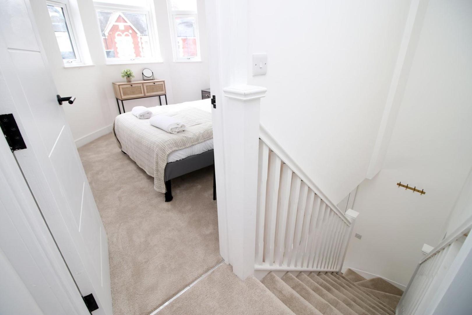 Apartment Centrally Located 2 Bedroom Cardiff