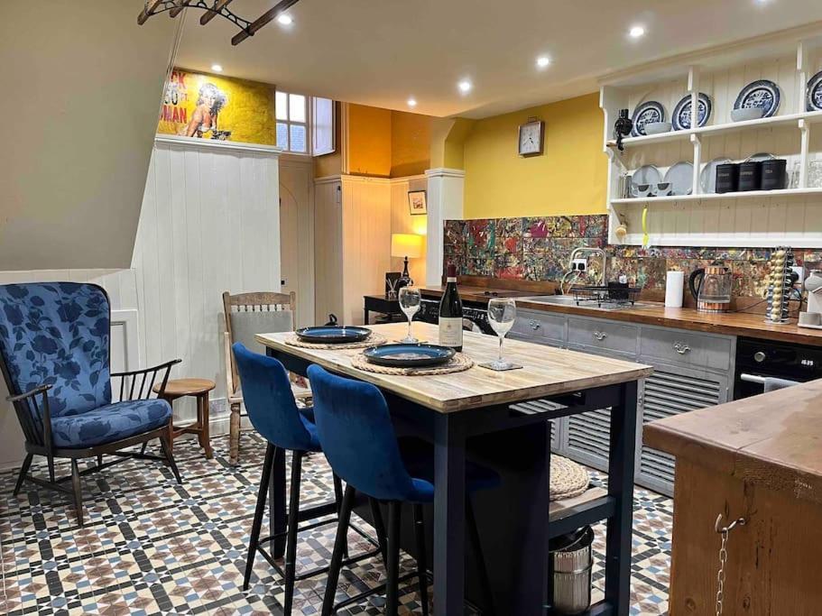 Apartment Unique Centre Couples Retreat, 1 Bed Maisonette