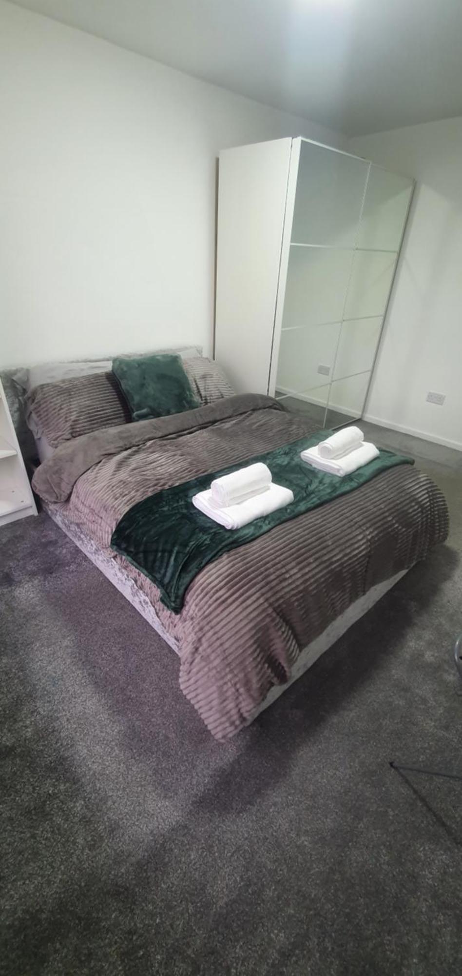 The Coral - 2 Bedroom In Lakeside, Minutes From Roath Park