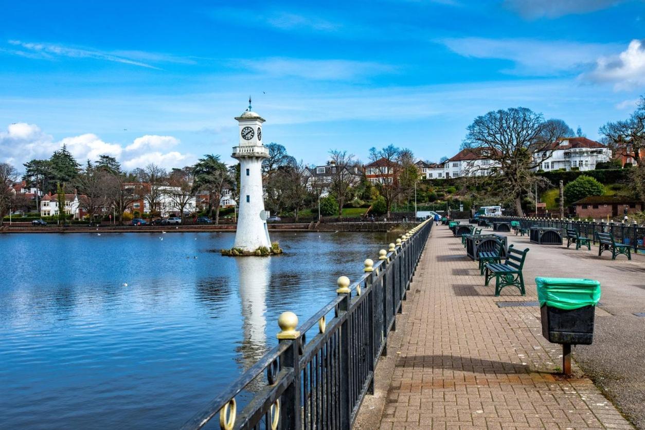 Apartment The Coral - 2 Bedroom In Lakeside, Minutes From Roath Park Cardiff