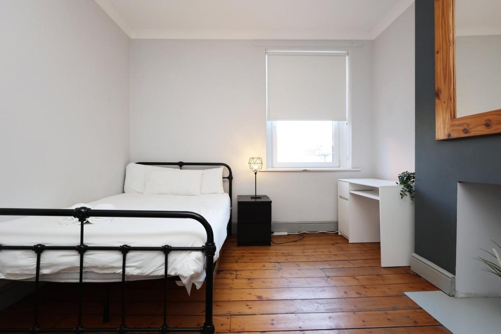 Victorian Town House Free Parking Apartment Cardiff
