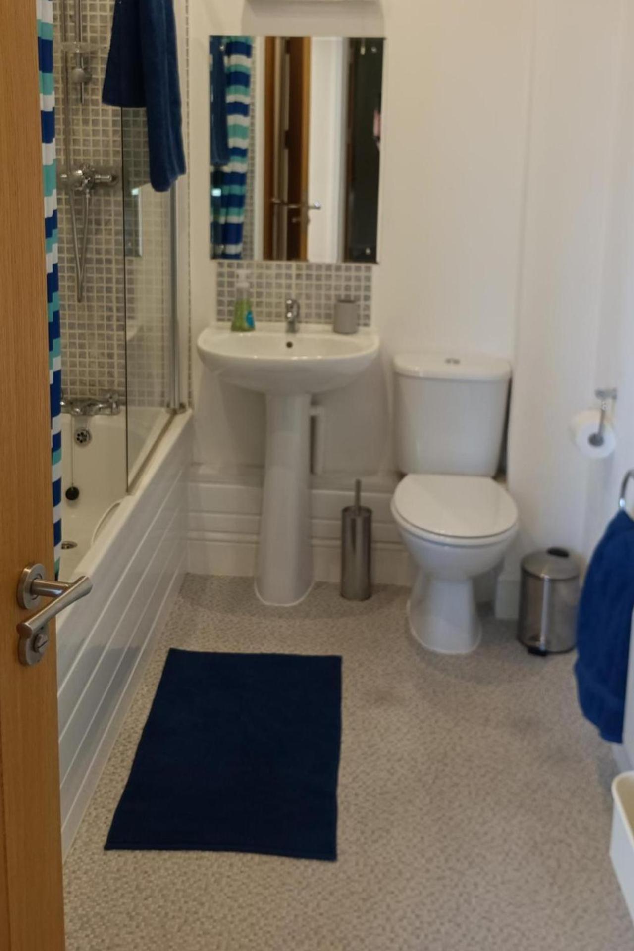 Apartment - Sleeps 6 - Castle & Stadium Nearby *