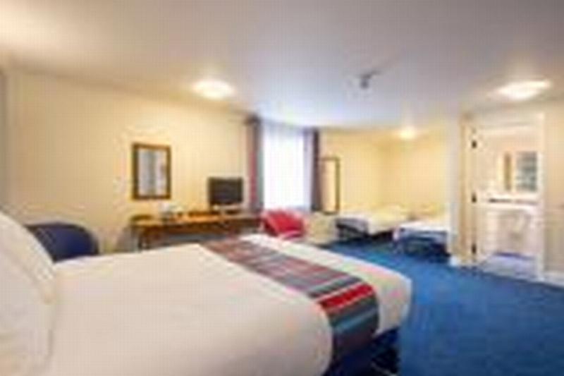 Travelodge Cardiff Airport Barry
