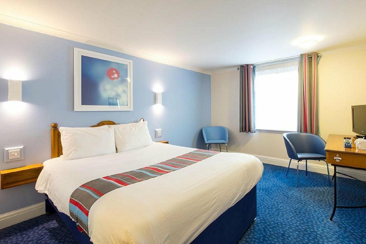 Travelodge Cardiff Airport Barry