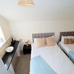 Clive Lodge Apartments