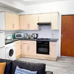 Apartment Up To 9 Close To Centre, Big Tv And Wifi
