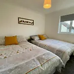 House Near Llandaff For Up To 6 With Parking