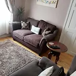 Tynant House- Modern 3 Bed House- City Centre And Free Parking