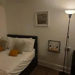 Convenient 1 Bedroom Apartment In The Inner-City