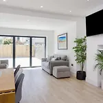 Luxury Town House In The Centre Of Cardiff