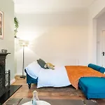 The Wanderer - Lovely 3Bd House - Upto 10 Guests.