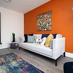 Chic 3-Bed Stay Near Cardiff\'S Top Sights