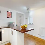 Cosy Cardiff Apartment And Patio