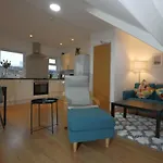 Cathedral Apartments By N And N Stays, Very Close To Principality Stadium