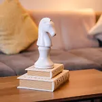 7 Beds - Spacious Apartment - Free Parking