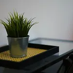 Luxury 3 Bed City Centre Apartment - Free Parking