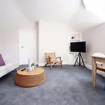 1Br Stay With Free Parking At Archer Road
