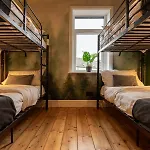 Large Home In Cardiff\'S City Center - 14 Beds