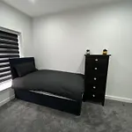 Cardiff Central Home Sleeps 11