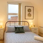 2 Bedroom Apartment Nr City Centre, Uni & Parks