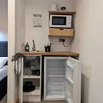 Cosy & Central Studio Apartments