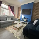 Spacious 4 Bed House In Great Location