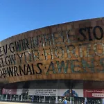 Quayside Apartment In Cardiff Bay