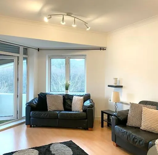 Waterside Haven In Cardiff