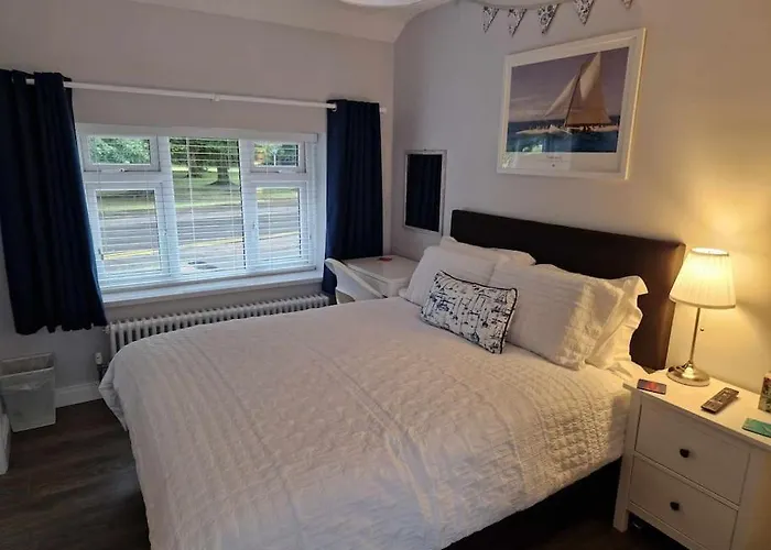 Room On Heath Park