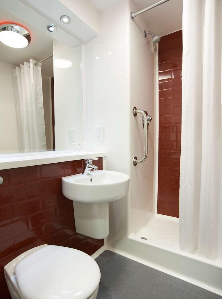 Travelodge Atlantic Wharf Cardiff