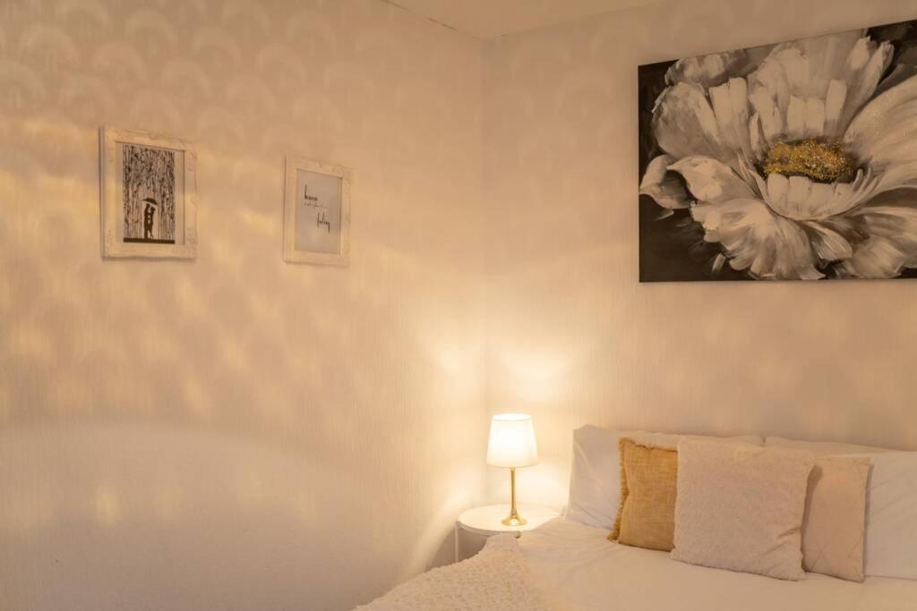 Phenix - Huge 3 Bed, Super Equipped Apartment. Apartment Cardiff