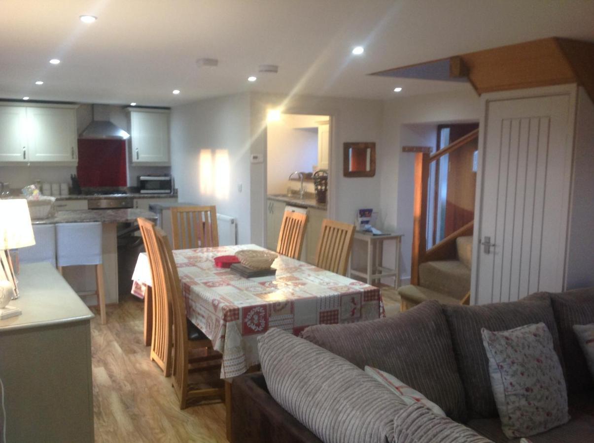 Special 8-13june Beautiful Dog Freindly Near Cardiff, Cowbridge, Barry Holiday home Cardiff