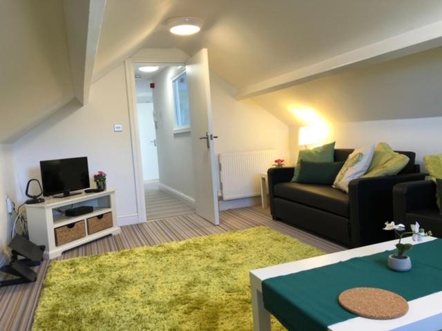 Clive Apartment *