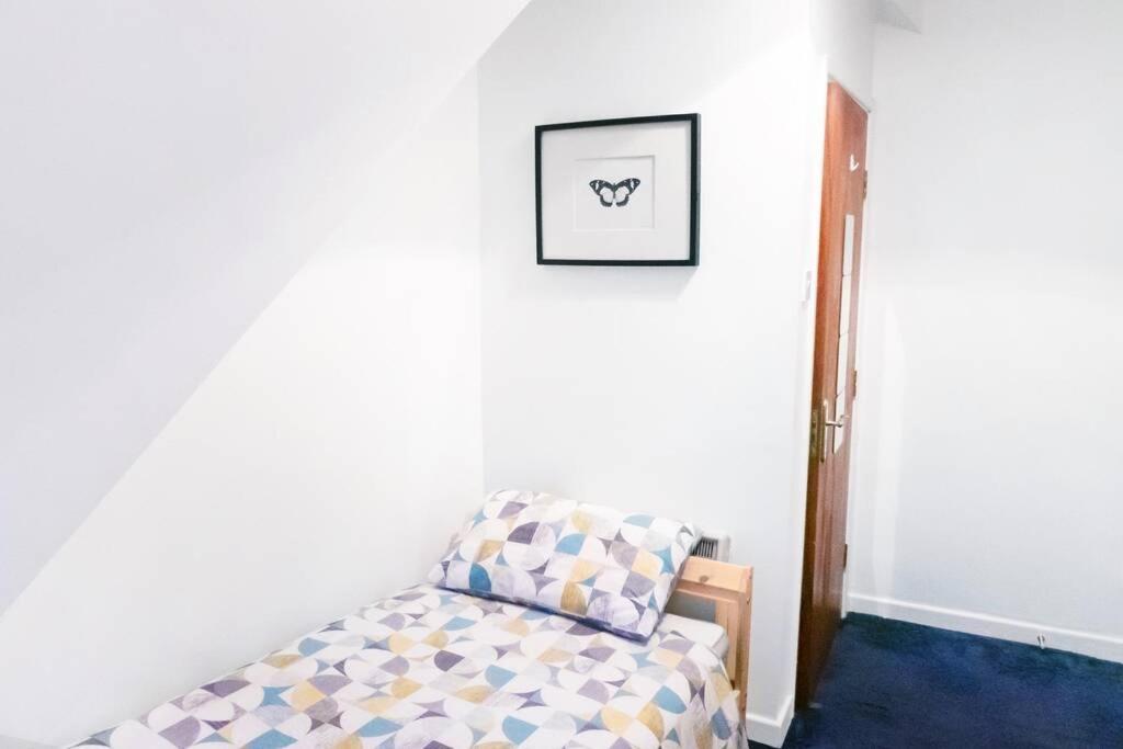 Apartment Up To 9 Close To Centre, Big Tv And Wifi