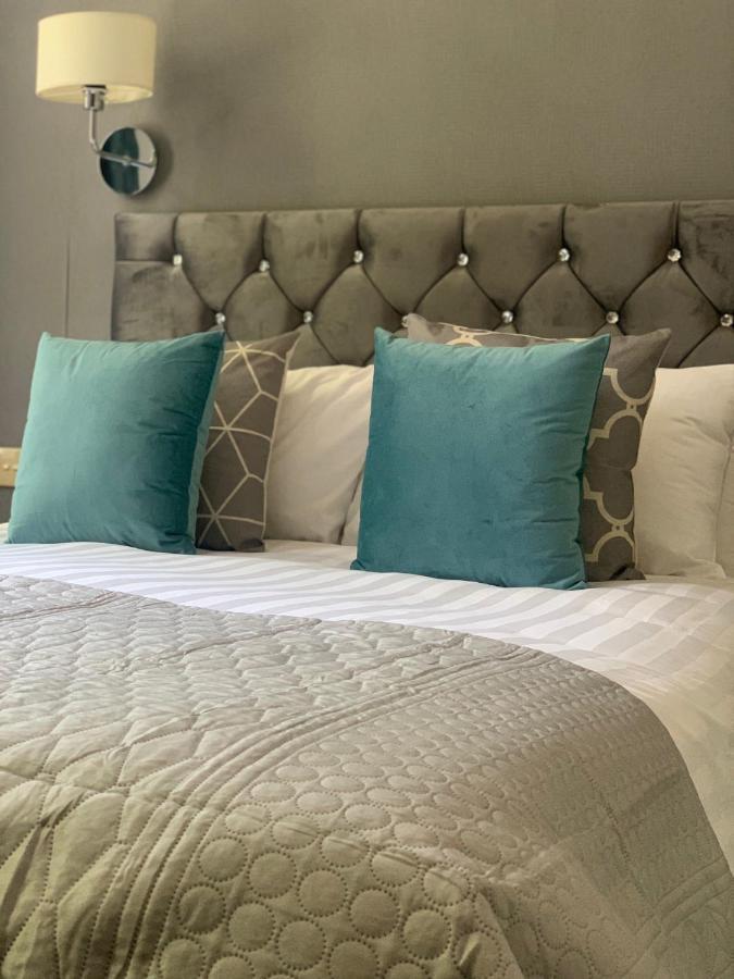 The Angel Hotel 3*